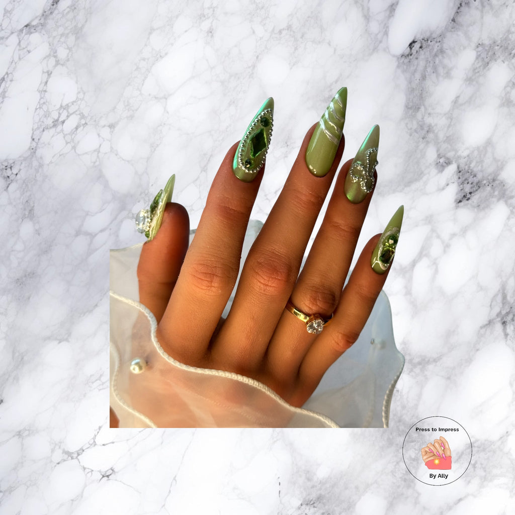 Emerald Enchanté Press to Impress